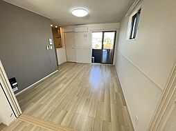 アヴァロン 202 2階1LDKのリビング/ダイニング