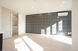■ＬＤＫ■照明はダウンライトを採用し、天井面をすっきりとした空間に。