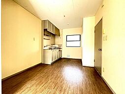 スイートサンハイム 203 2階1LDKのリビング/ダイニング