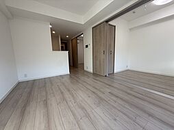 S-RESIDENCE北綾瀬awesome 2階2LDKのリビング/ダイニング