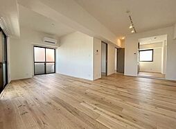 コロネード春日 9階2LDKのリビング/ダイニング