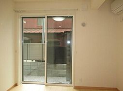 ヌーヴォープリエール 1階ワンルームのリビング/ダイニング