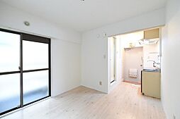 メゾン・ド・エテール 1階ワンルームのリビング/ダイニング