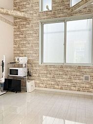 ユナイト宮田町ルーカス・バスケス 1階ワンルームのリビング/ダイニング