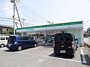 ファミリーマート 200m