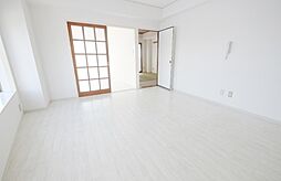 ロイヤルタウン下九沢 3階3LDKのリビング/ダイニング