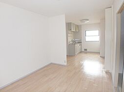 シェイプスワ B-102 1階1LDKのリビング/ダイニング