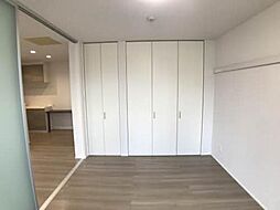 収納付きの洋室です。