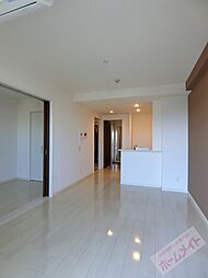 Pure Symphony(ピュア・シンフォニー) 202 2階1LDKのリビング/ダイニング