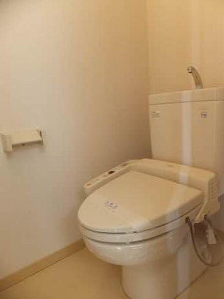 画像3:温水洗浄便座のトイレです。