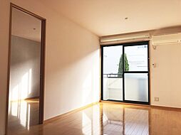 クレッセントガーデン 1階1LDKのリビング/ダイニング