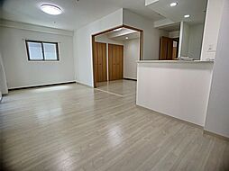 エル・イソベ三宮 608 6階2LDKのリビング/ダイニング