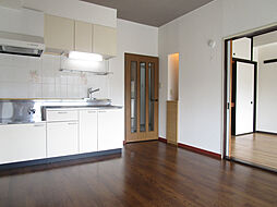 コーラルプラザ 204 2階3LDKのリビング/ダイニング