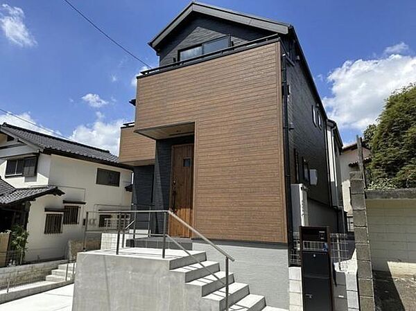 detached 東京都多摩市連光寺１丁目25-39

地図を見る