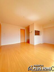 シャーメゾンロイヤルヒルズII 2階3LDKのリビング/ダイニング