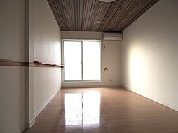 ビューティフルデイズ小山 2階ワンルームのリビング/ダイニング