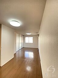 阪急宝塚本線 岡町駅 徒歩15分の賃貸アパート 3階1LDKのリビング/ダイニング