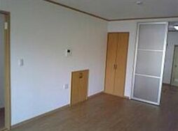 プリムローズ・メゾン 2LDKのリビング/ダイニング