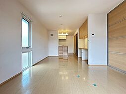 JR横浜線 八王子みなみ野駅 徒歩8分の賃貸アパート 2階2SLDKのリビング/ダイニング