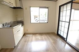 T-net ヌーベルシャトーB 201 2階2DKのリビング/ダイニング