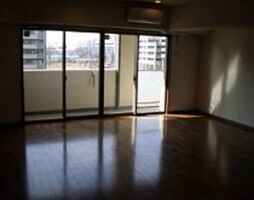 エルピス 4階3LDKのリビング/ダイニング