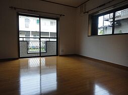 ハイツオオシズ 1階2LDKのリビング/ダイニング