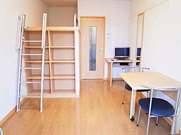 レオパレスクレスト 204 2階1Kのリビング/ダイニング