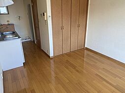 TKJハウスI 2階ワンルームのリビング/ダイニング