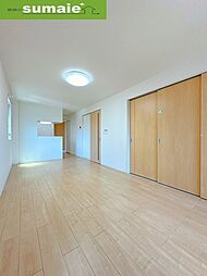 GRAND HILLS 2階1LDKのリビング/ダイニング