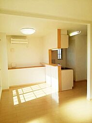 パセーオ　II 2階1LDKのリビング/ダイニング