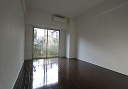 ラグジュアリーアパートメント赤羽西01 1階1Kのリビング/ダイニング