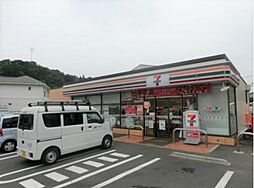 [周辺] セブンイレブン横浜荏子田店 901m