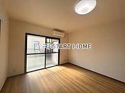 メゾンイクタ 5階ワンルームのリビング/ダイニング