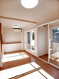 カレント・スクエア 201 2階1LDKのリビング/ダイニング