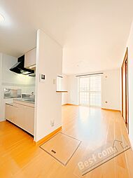 ロマネコンティIII 1階2LDKのリビング/ダイニング