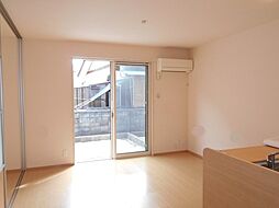 レジデンス高坂 II 1階2LDKのリビング/ダイニング