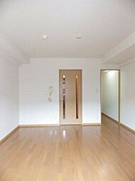 クランベリーコート 1階1Kのリビング/ダイニング