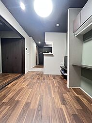 ジーイーオンズ 1階1LDKのリビング/ダイニング