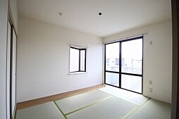 [その他] 【和室】南側2面彩光のお部屋です。明るくてくつろぎのお部屋。