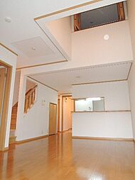 キーウィハウス 102 1階3LDKのリビング/ダイニング