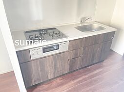 3口ガスコンロ設置済みキッチンです♪