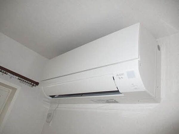 画像28:室内を快適な温度に保つエアコン