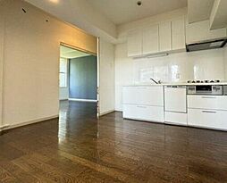 ビュータワーズ向陽台3号棟 1階4LDKのリビング/ダイニング