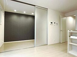 プリムローズII 103 1階1LDKのリビング/ダイニング