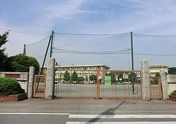 画像24:川崎市立登戸小学校 520m