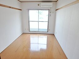 ラベンダーライト 101 1階1Kのリビング/ダイニング