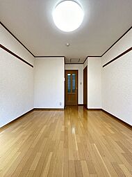 京王相模原線 南大沢駅 徒歩30分の賃貸アパート 2階1Kのリビング/ダイニング