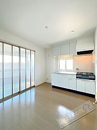 ディアス八重　A棟 2階3DKのリビング/ダイニング