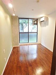 ジュネスAOKI 210. 2階ワンルームのリビング/ダイニング