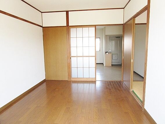 フォレストシュライン_内装_0